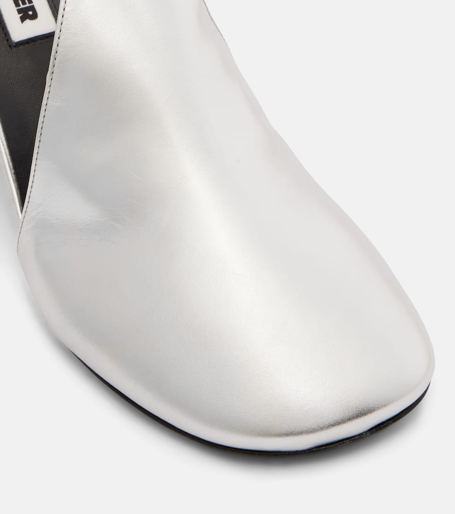 Metallic leather pumps