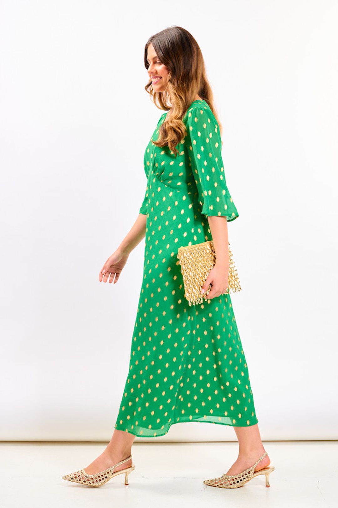 Needs No Label Women's Green Foil Chiffon Midi Dre