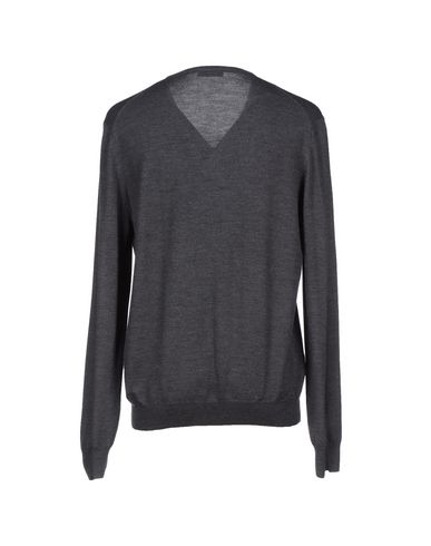 Man Sweater Lead