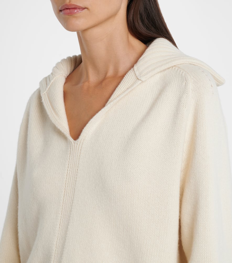 Wool and cashmere sweater