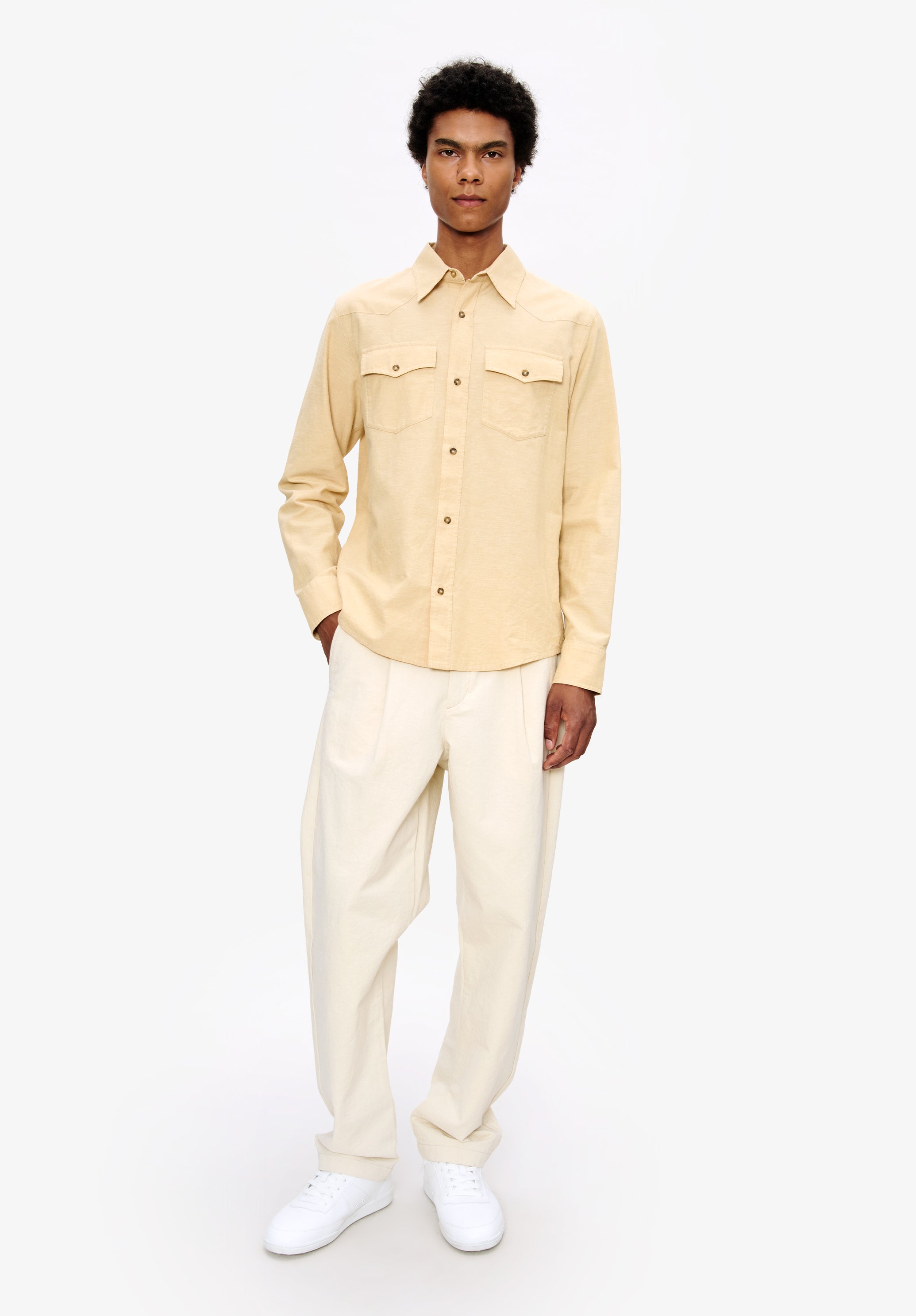 A. P.C. Men's Renato pants Size: 44 in Ecru