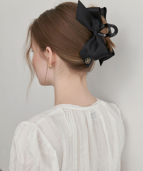Flat ribbon hair claw clip