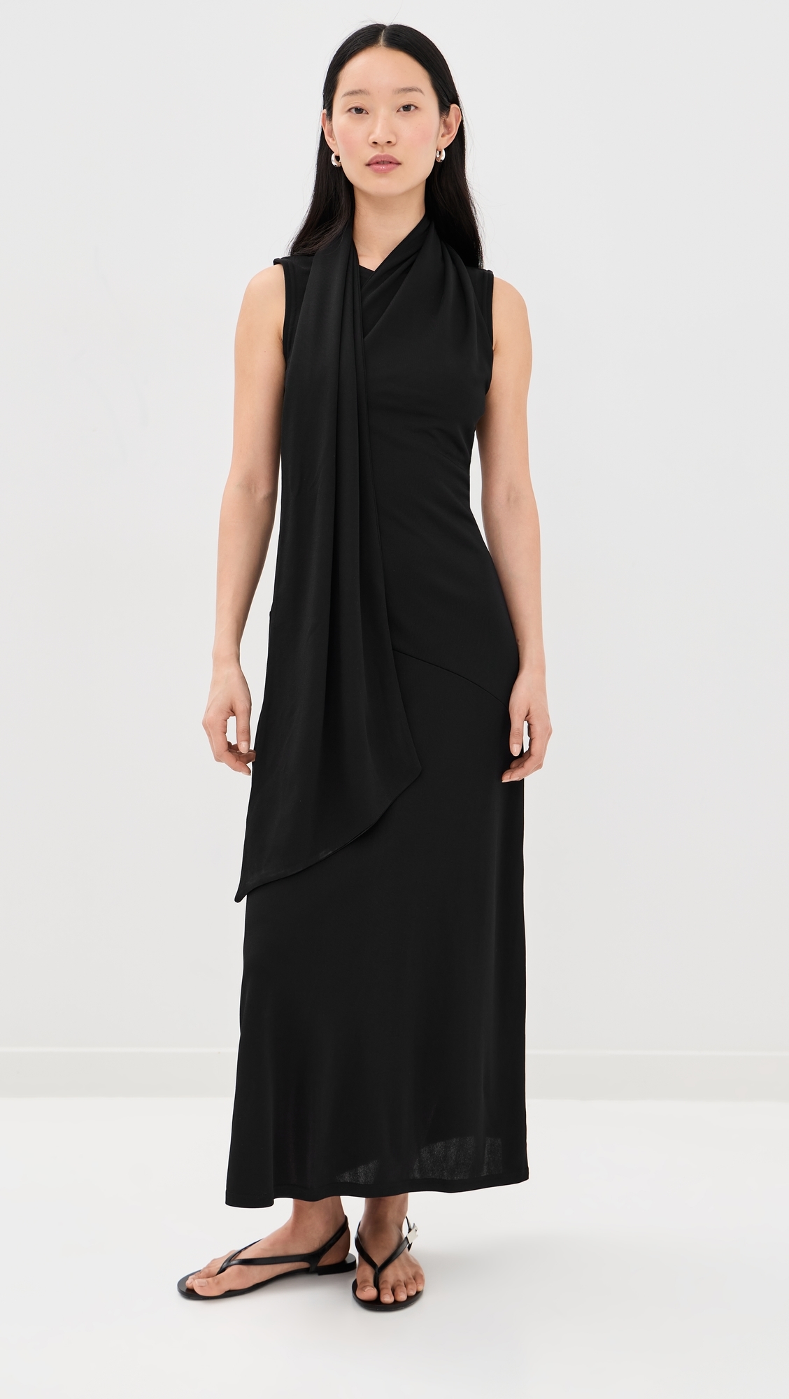 Sleeveless Maxi Lavalliere Dress Noir