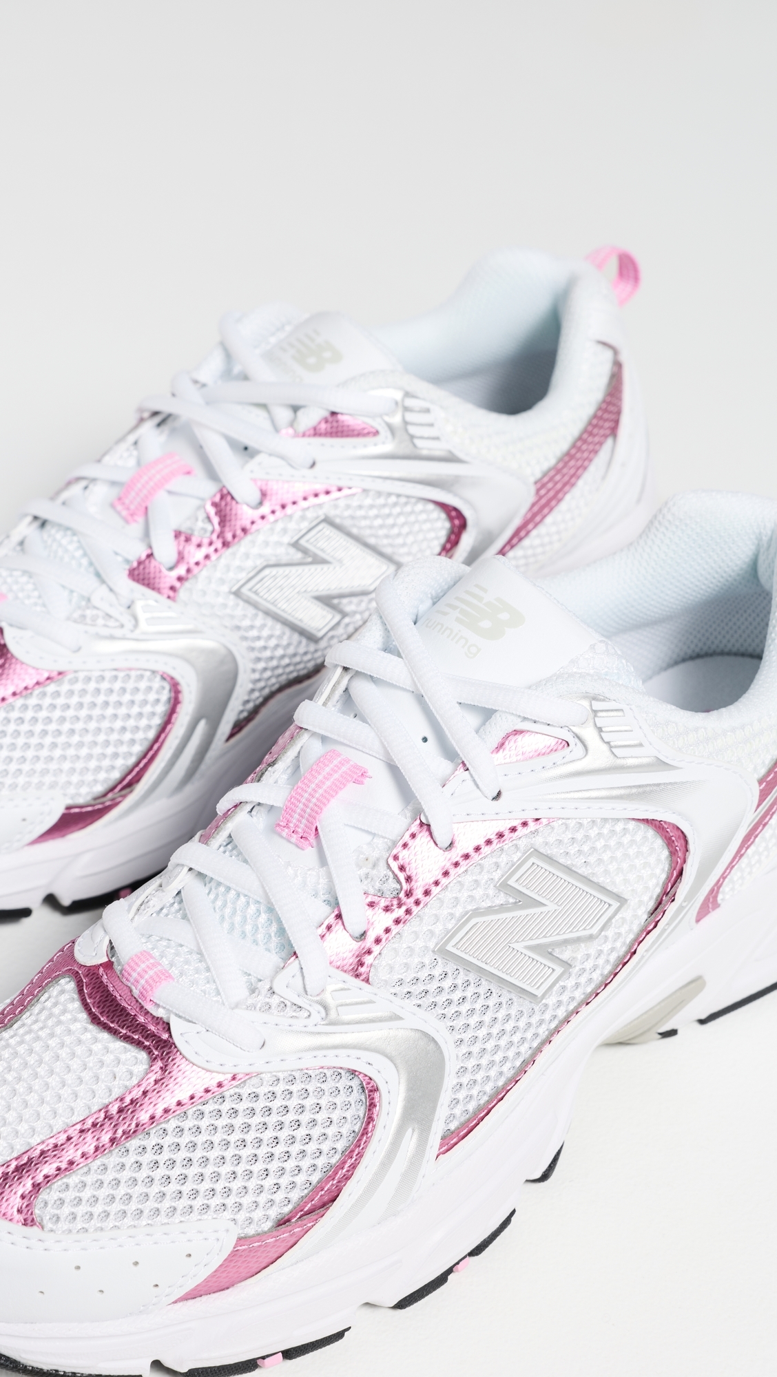 530 Sneakers White/Pink W