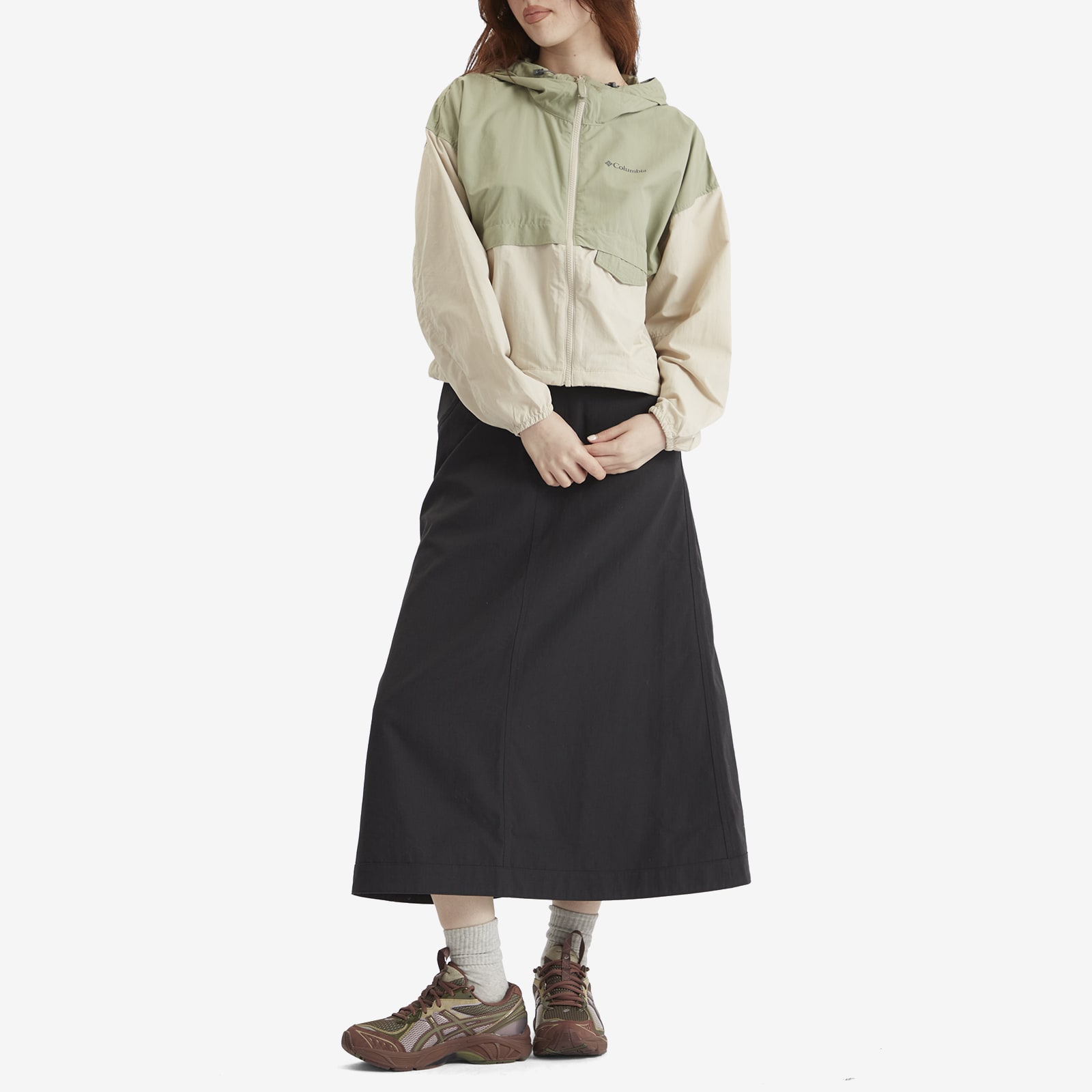 Columbia Women's Spire Valley Cropped Windbreaker in Safari/Dark Stone
