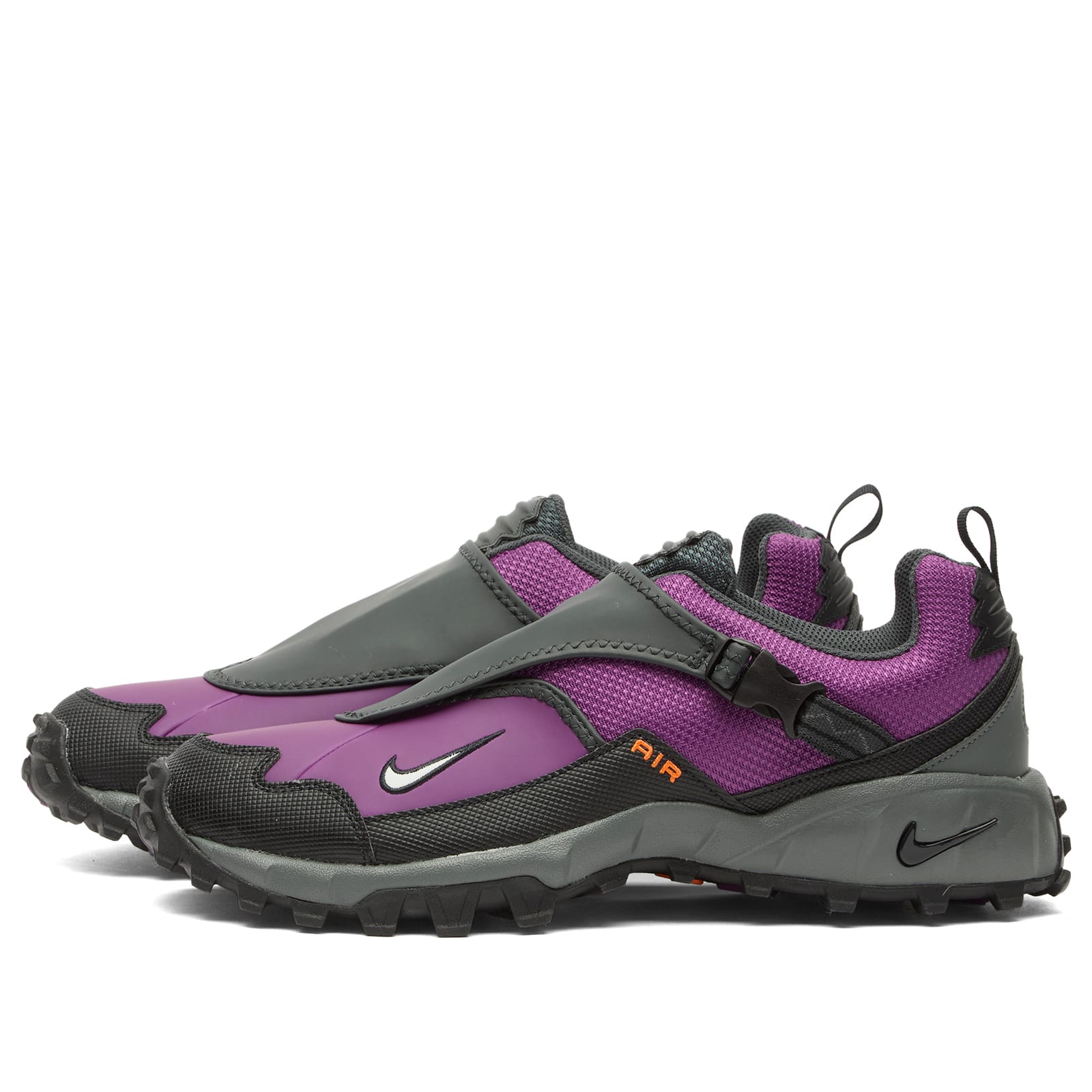 Men's Acg Phassad Sneaker in Bold Berry/Photon Dust