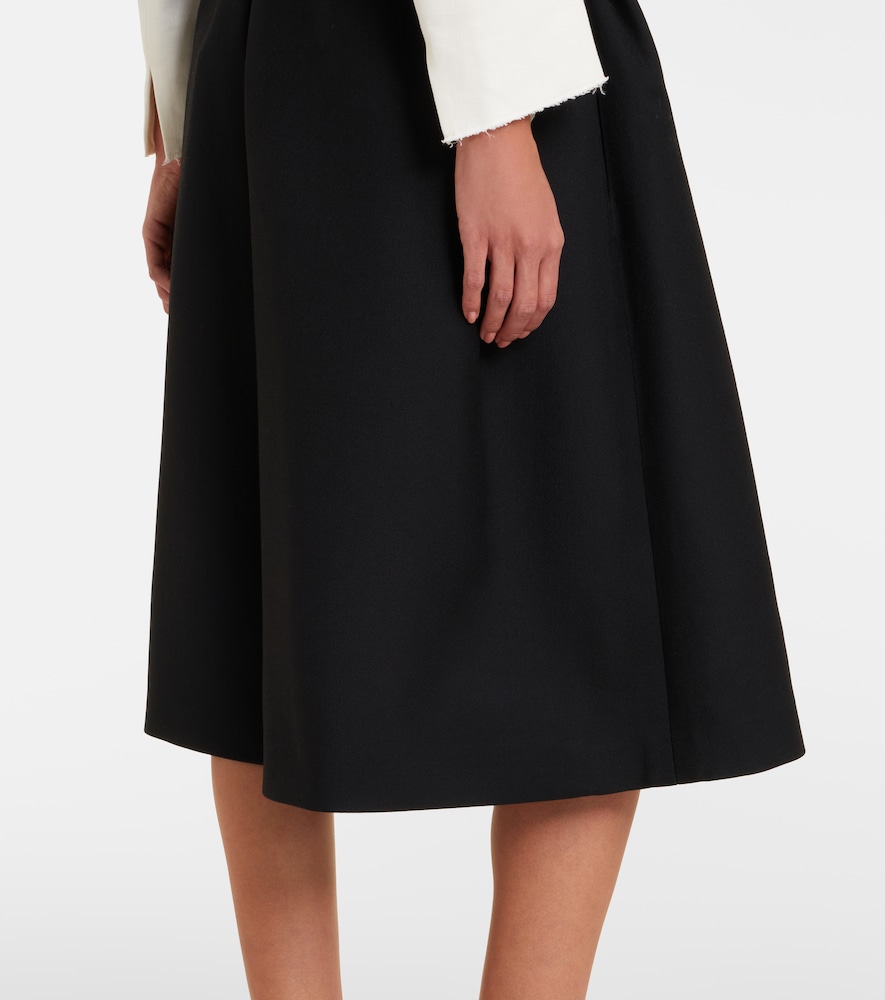 Fauna virgin wool Bermuda shorts