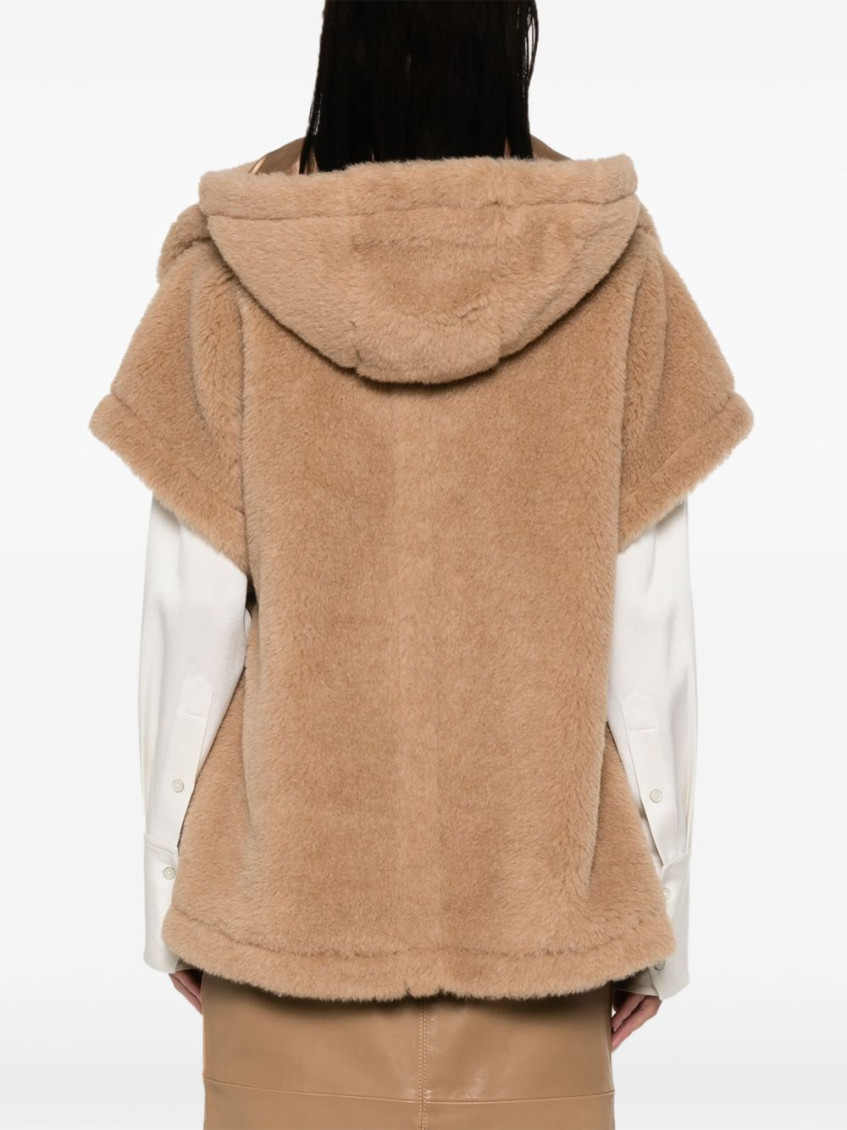 Beige Lanoso Poncho