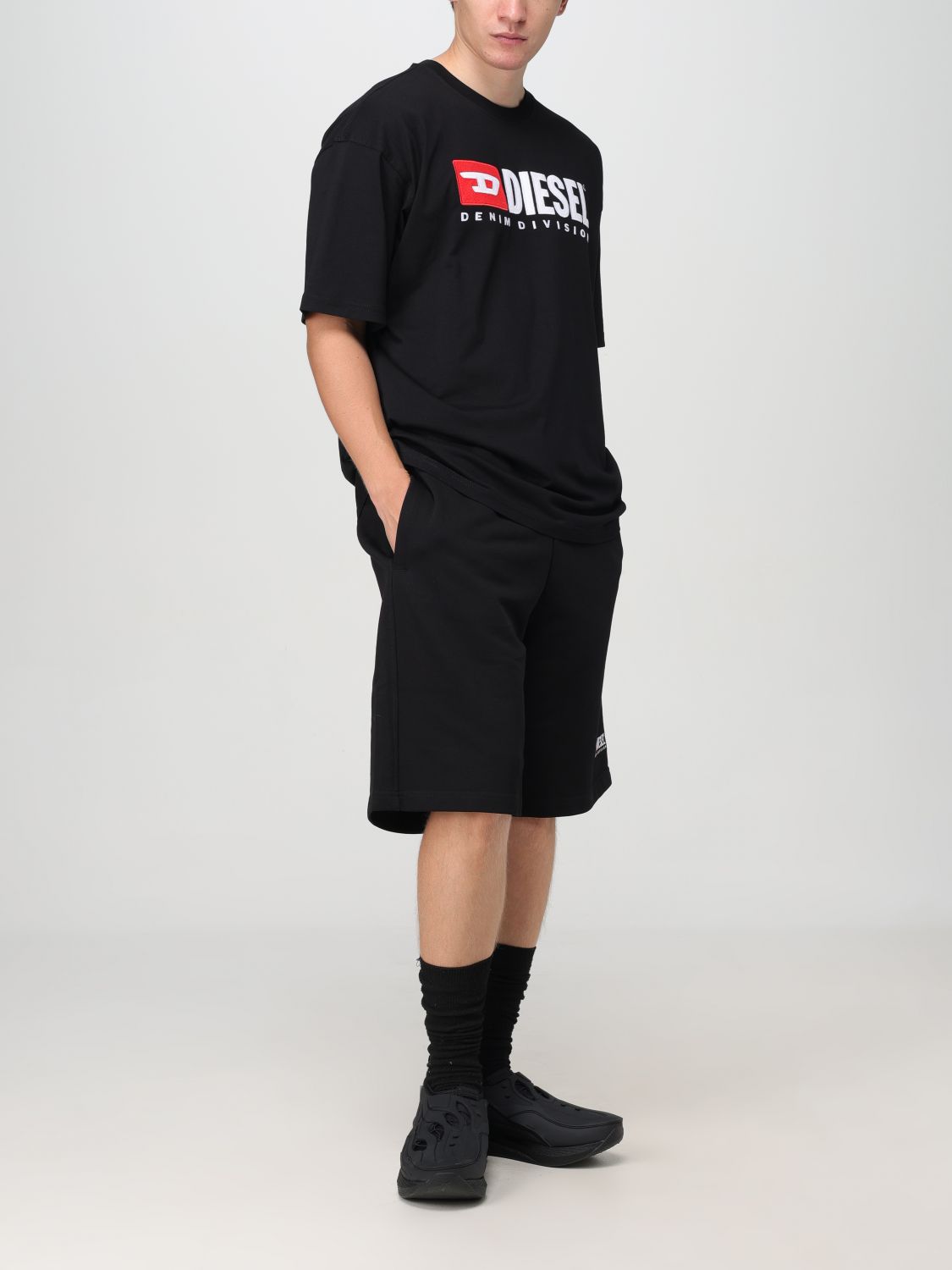 T-Shirt Men color Black