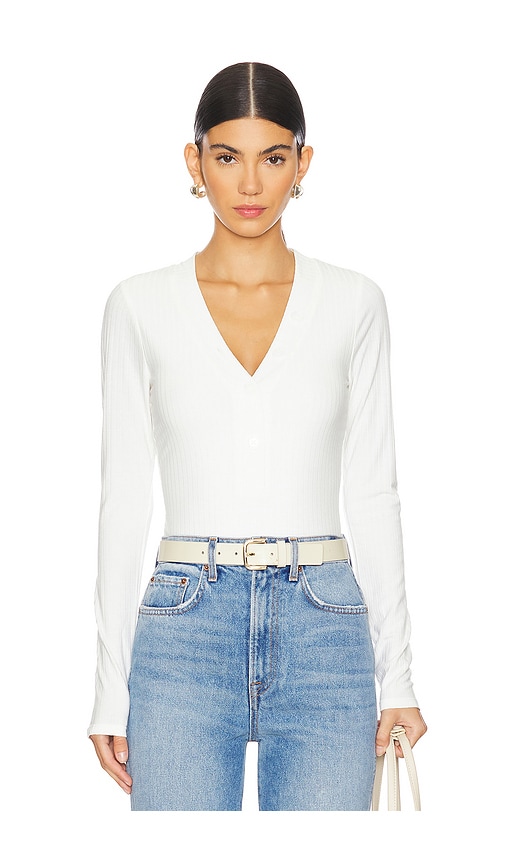 Good American HENLEY-SHIRT RIBBED in Ivory. Größe XS. Also in 2X, 3X, 4X, 5X, L