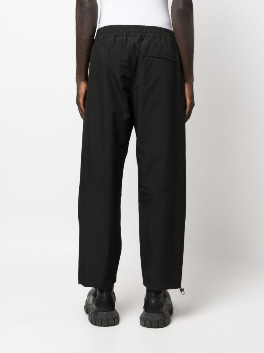 Logo-patch straight-leg trousers - Black