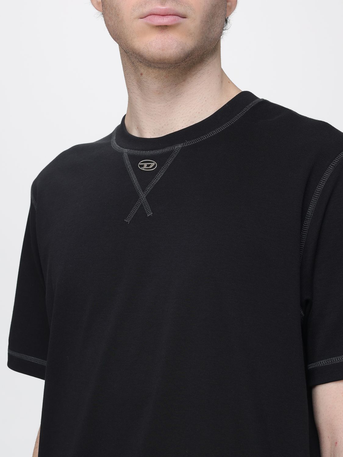 T-Shirt Men color Black