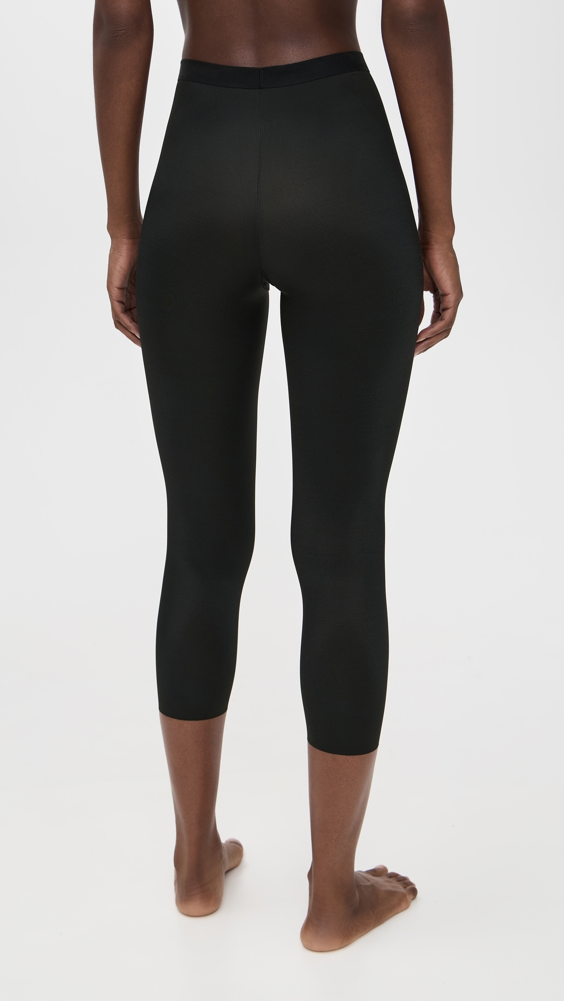 Capri Very Black
