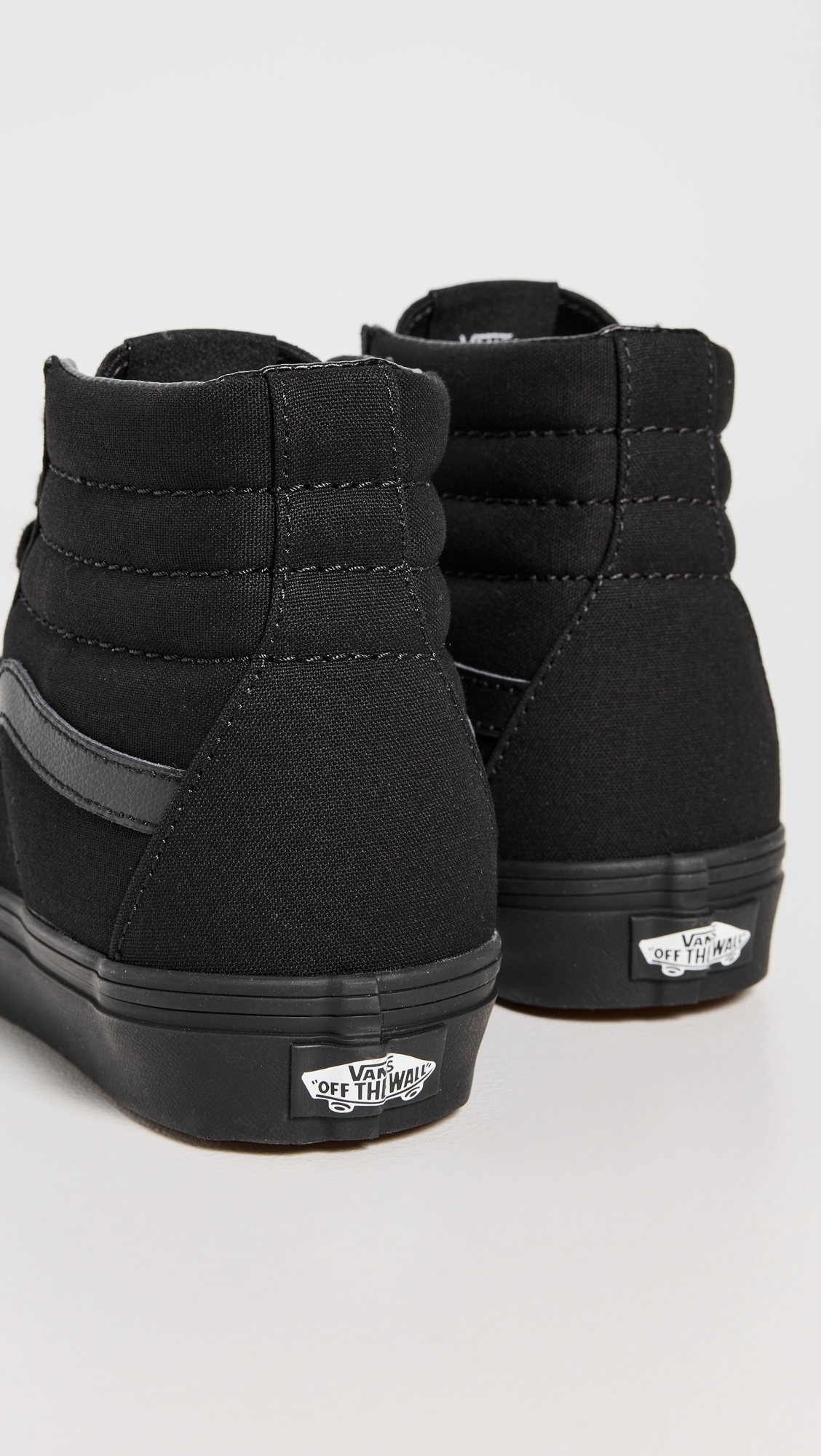 Sk8-Hi Unisex Sneakers Black/Black/Black W