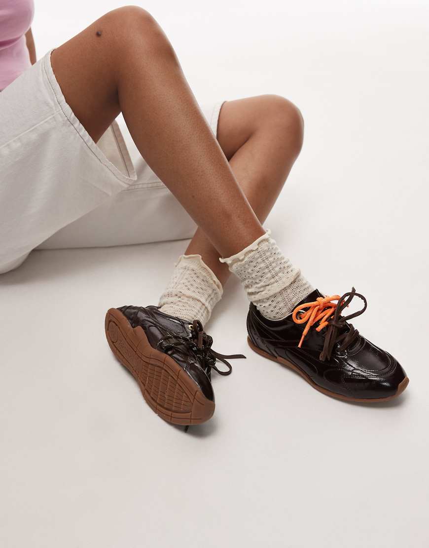 Myr-aa lace up sneakers in patent chocolate-Brown