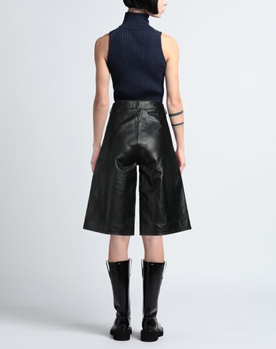 Woman Shorts & Bermuda Shorts Black Size M Lambskin