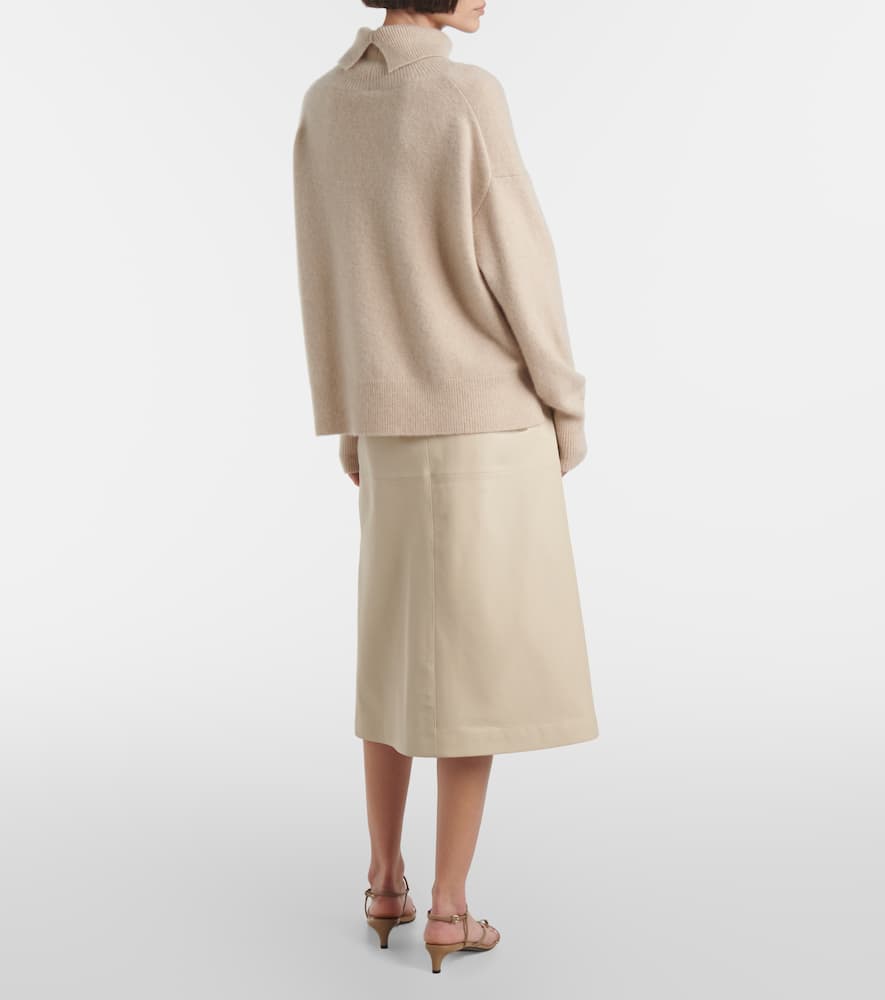 Cashmere turtleneck sweater