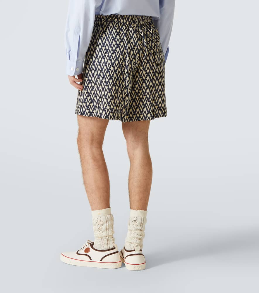 Toute La V linen Bermuda shorts