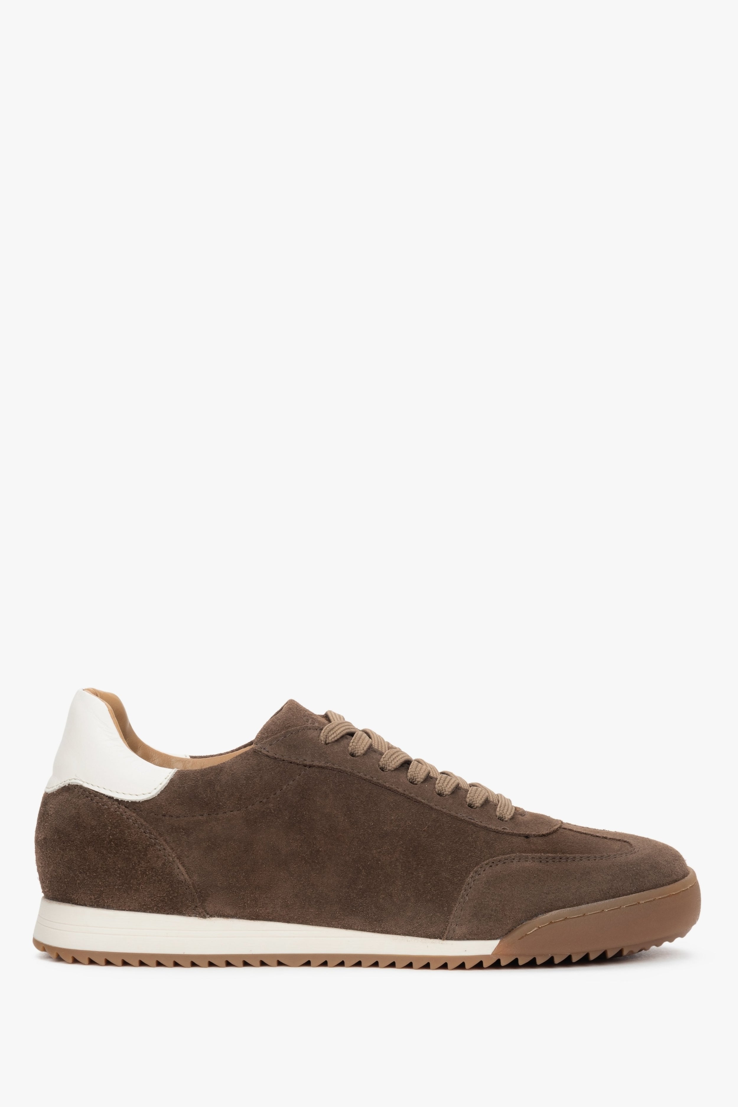 Estro: Women's Brown Sneakers in Premium Italian Genuine Velour with a Flexible Sole