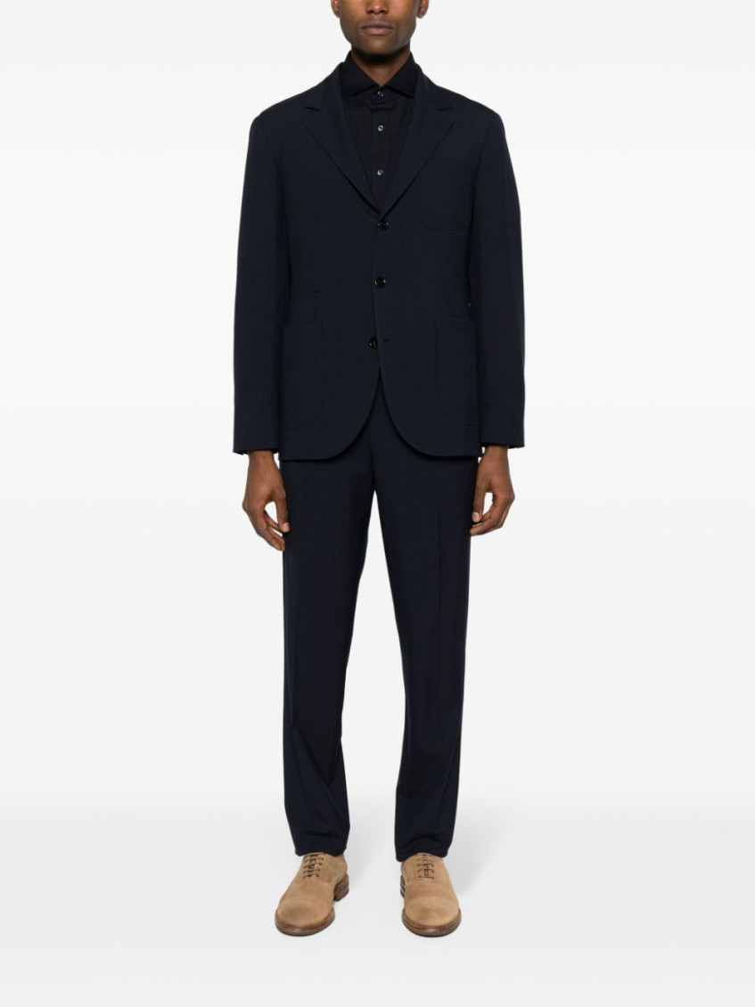 Spread-collared Buttoned Shirt