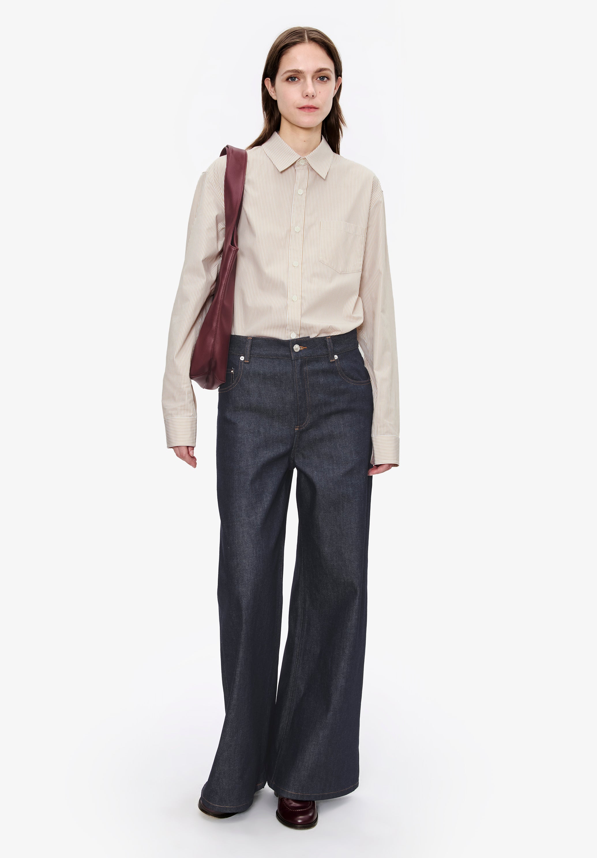 A. P.C. Women's Clyde Jeans Size: 24 in Dark indigo