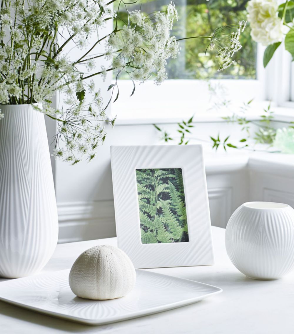 White Folia Bulb Vase (23Cm)
