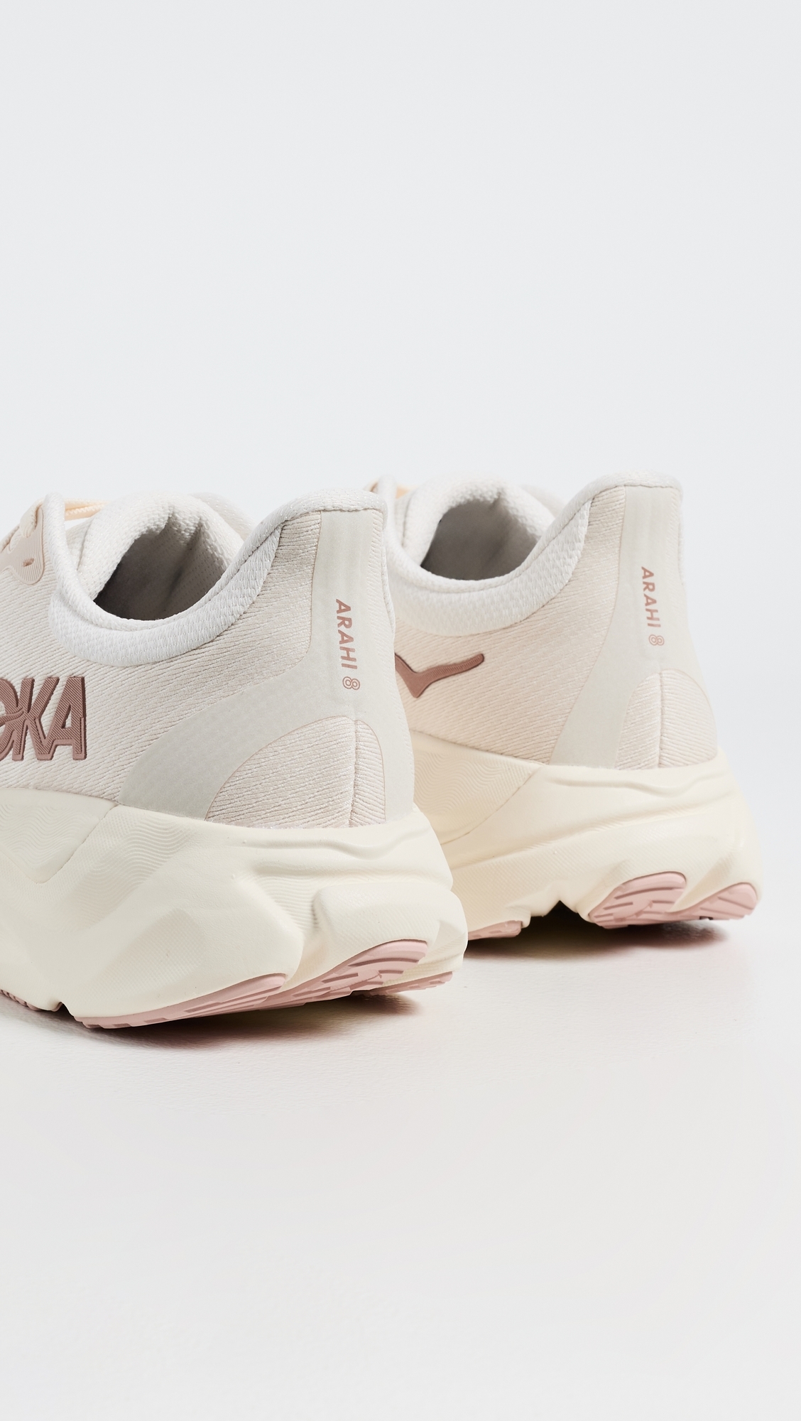 Arahi 8 Sneakers Alabaster/Rose Gold