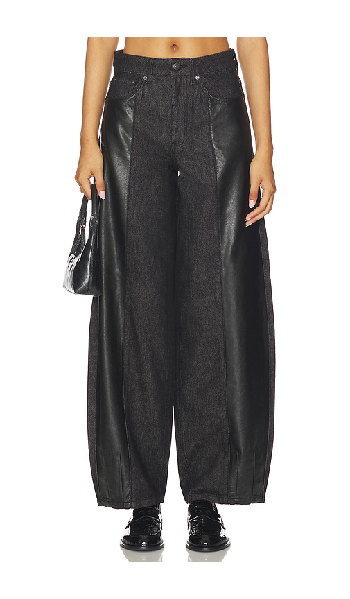 Gestuz Junia High Waisted Barrel Jeans en Black. 30. Also , 25, 26, 27