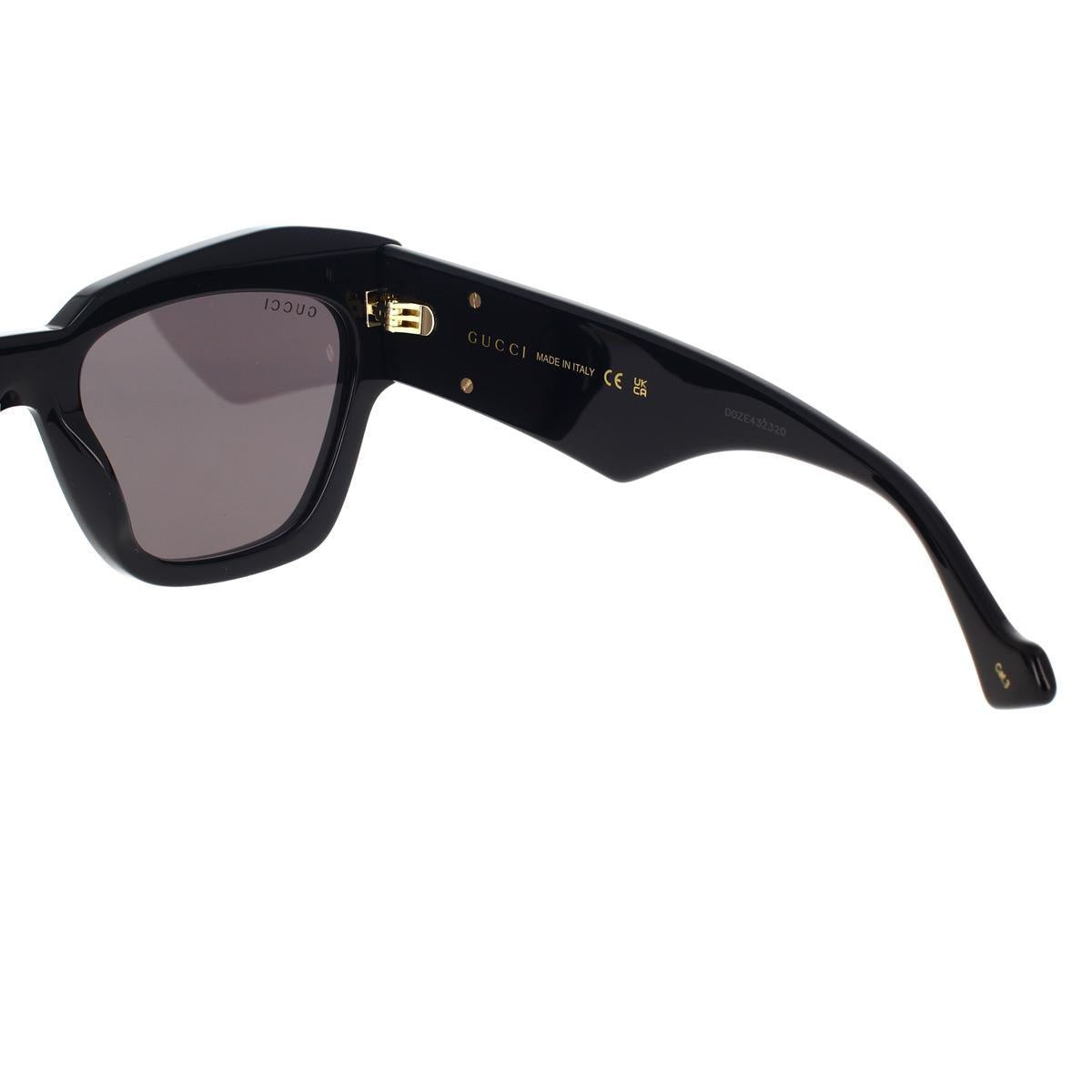 Sunglasses in Black