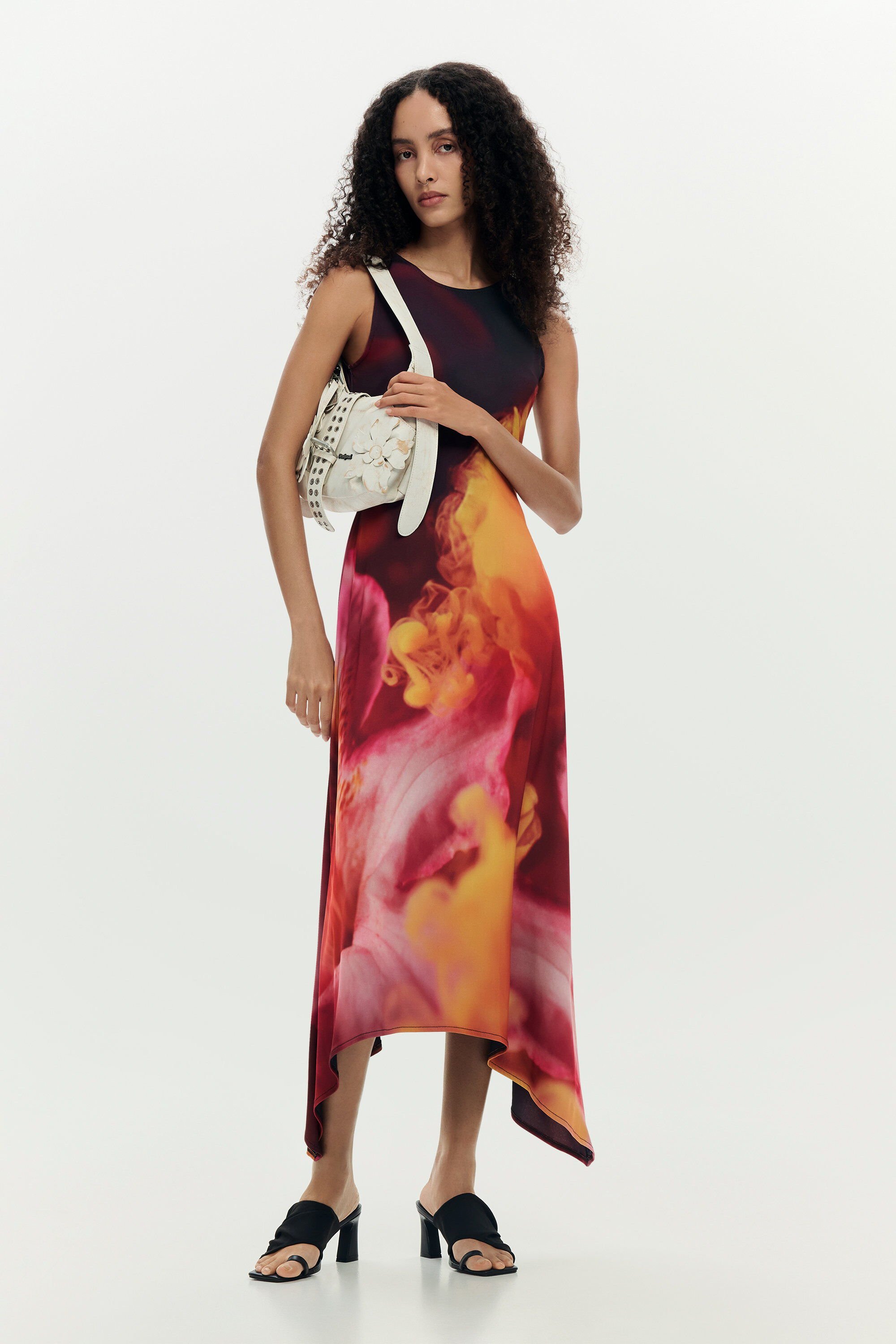 Asymmetric sleeveless dre