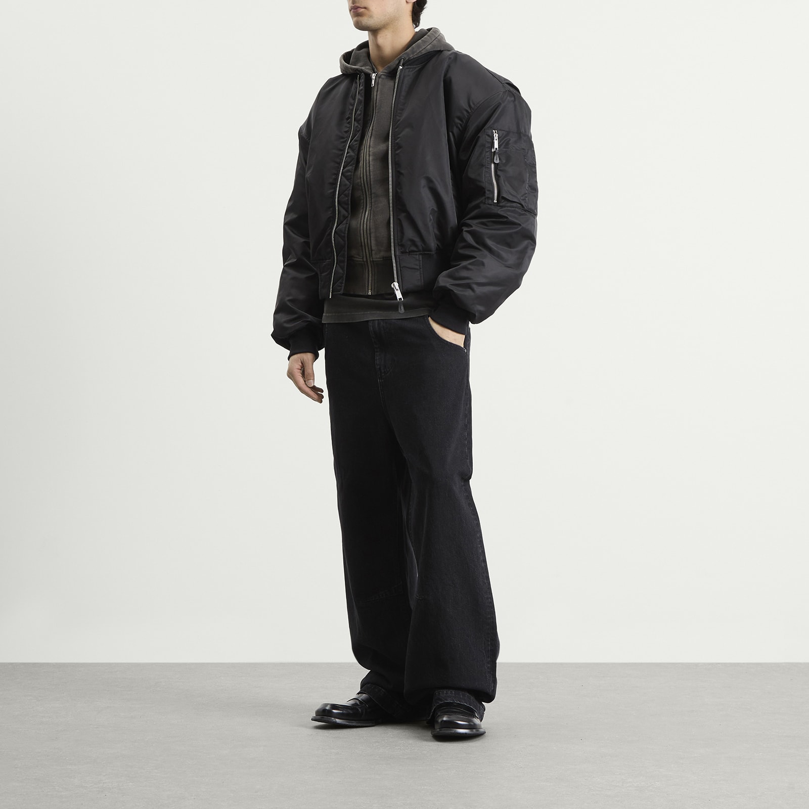 Men's Cropped Broad Bomber Jacket in Oil