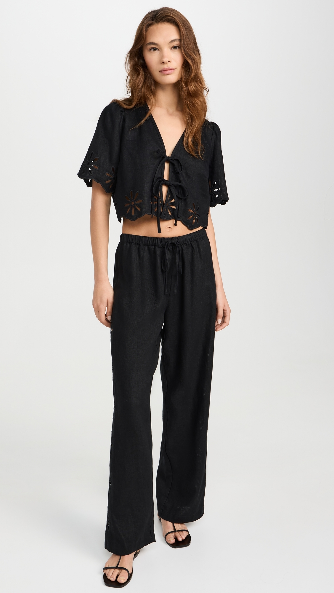 Pari Top Black Eyelet