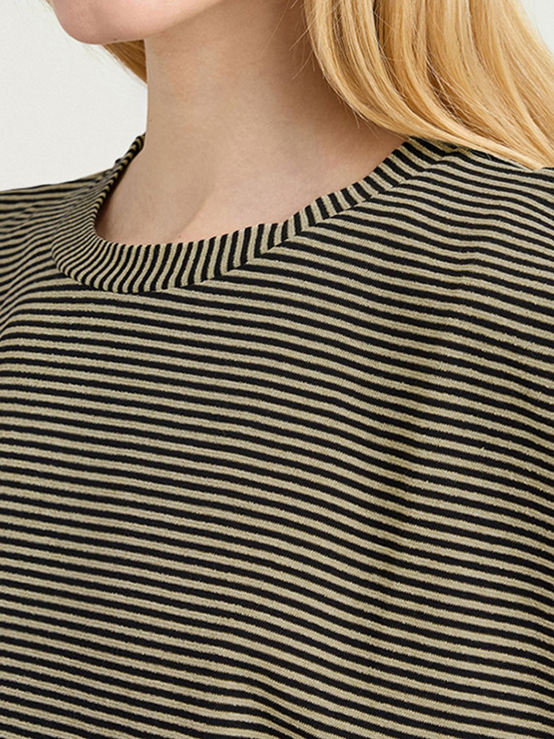 MOMONÌ T-Shirt Woman color Striped