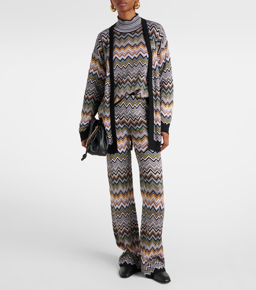 Zigzag belted cardigan