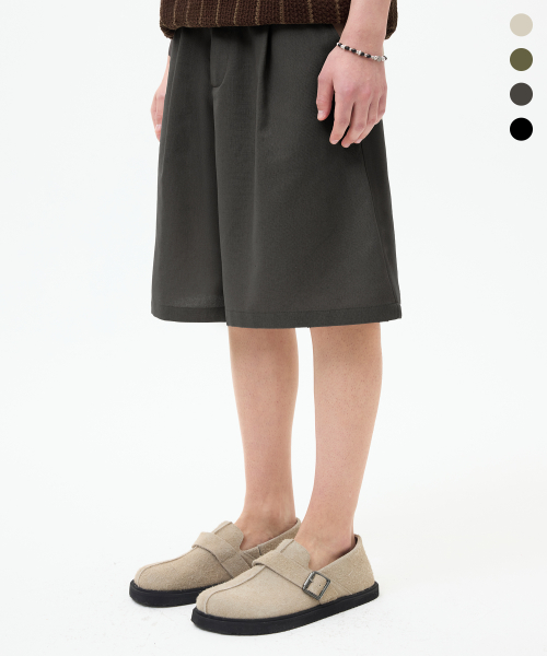 Rain Slub Two-tuck Bermuda Denim Shorts_INDIGO