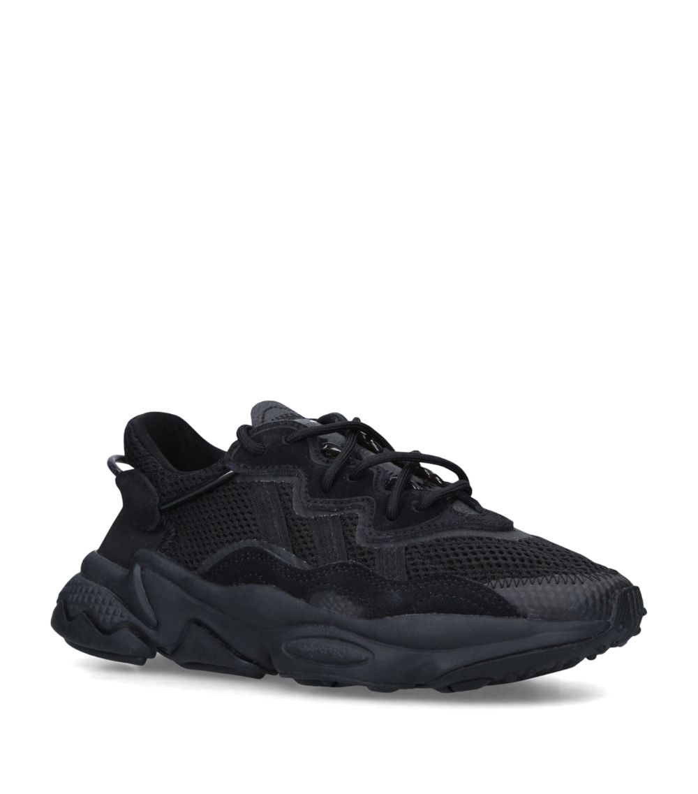 Ozweego J Sneakers
