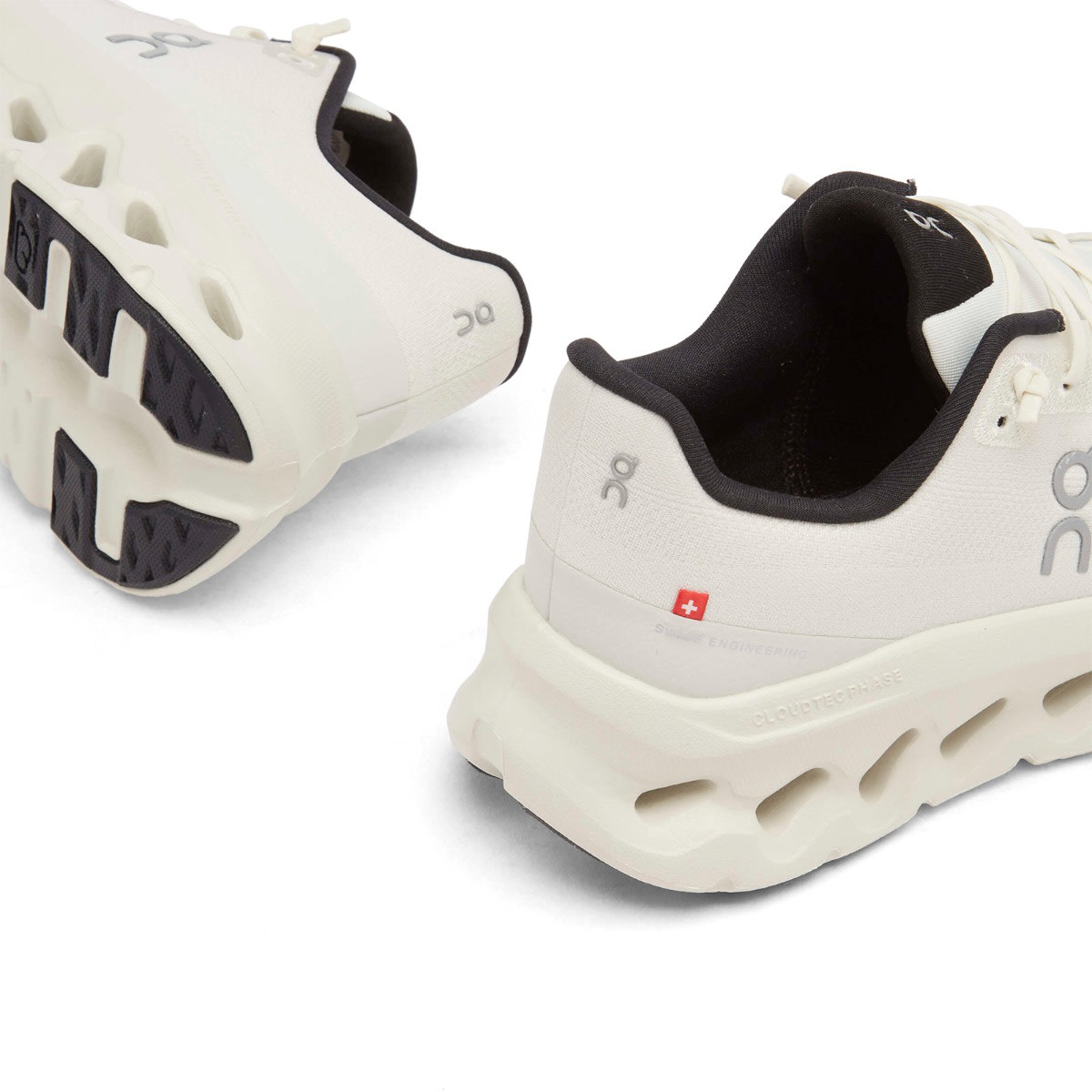 ON Women's Cloudtilt Sneaker in Pearl/Ice