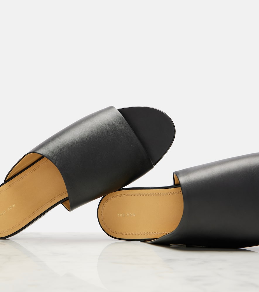 Signum leather slides