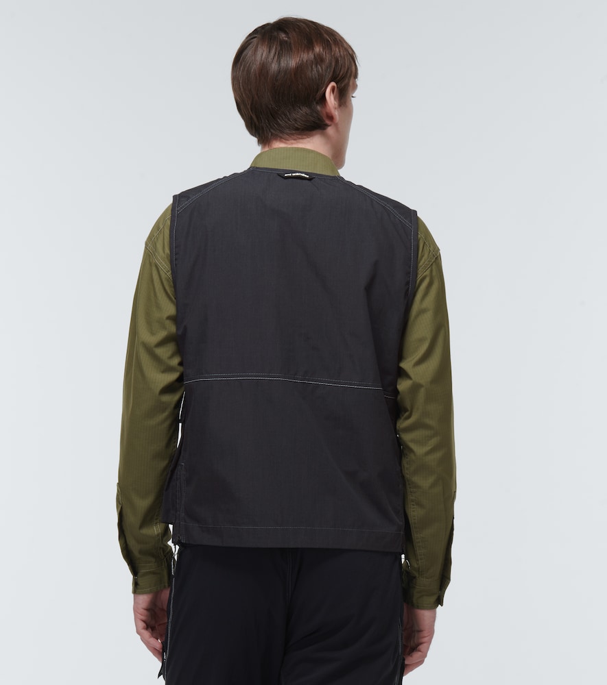 Zipped vest