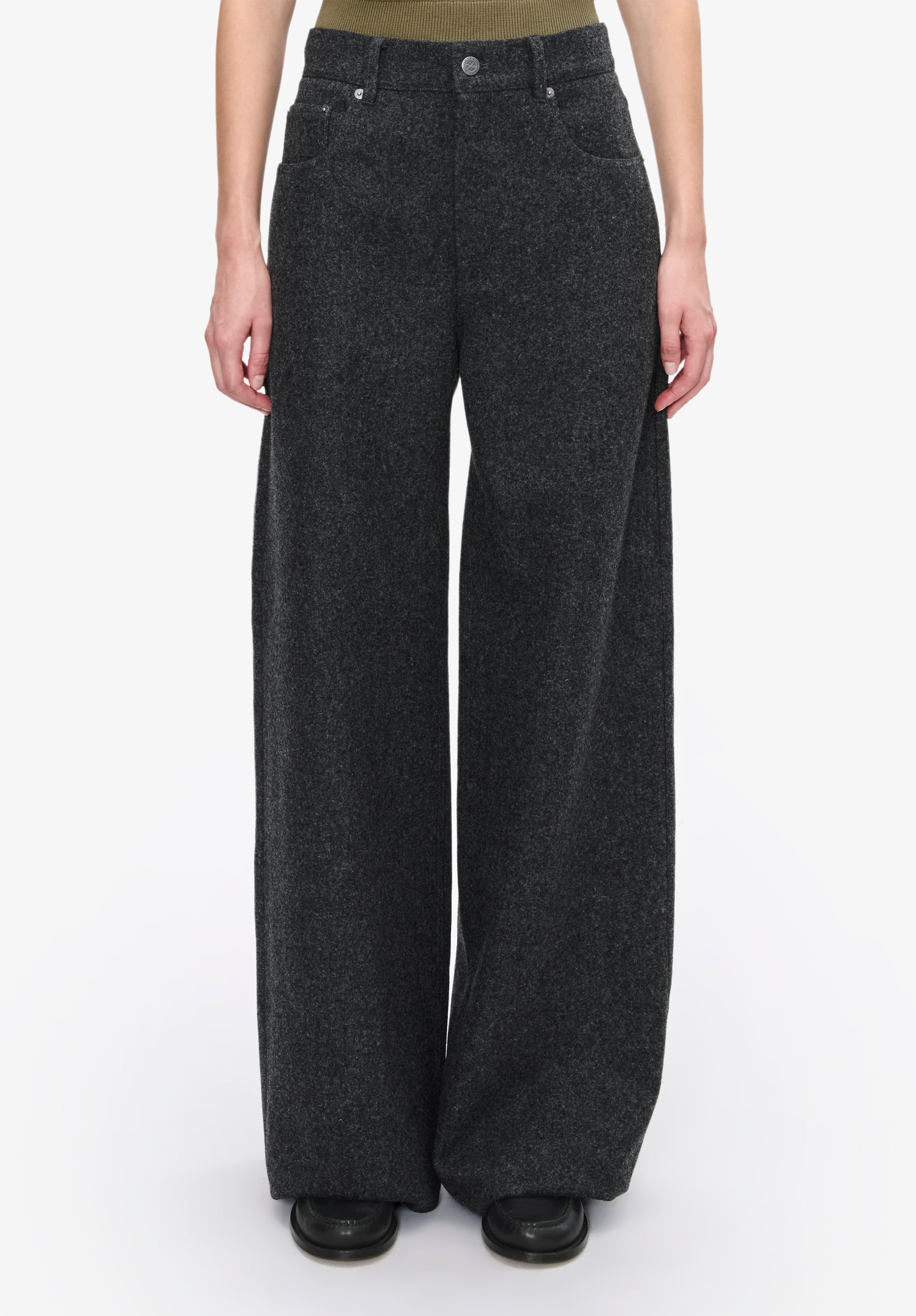A. P.C. Women's Clyde Jeans Size: 24 in Anthracite