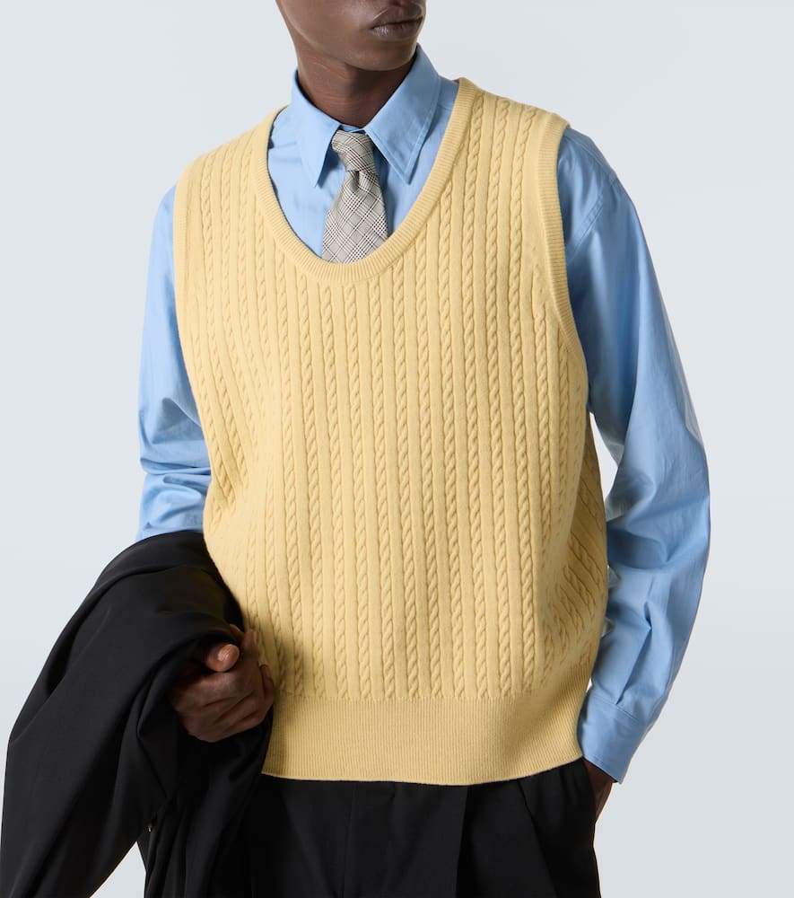 Cable-knit wool vest