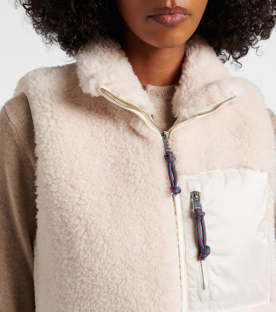 Zip-up vest