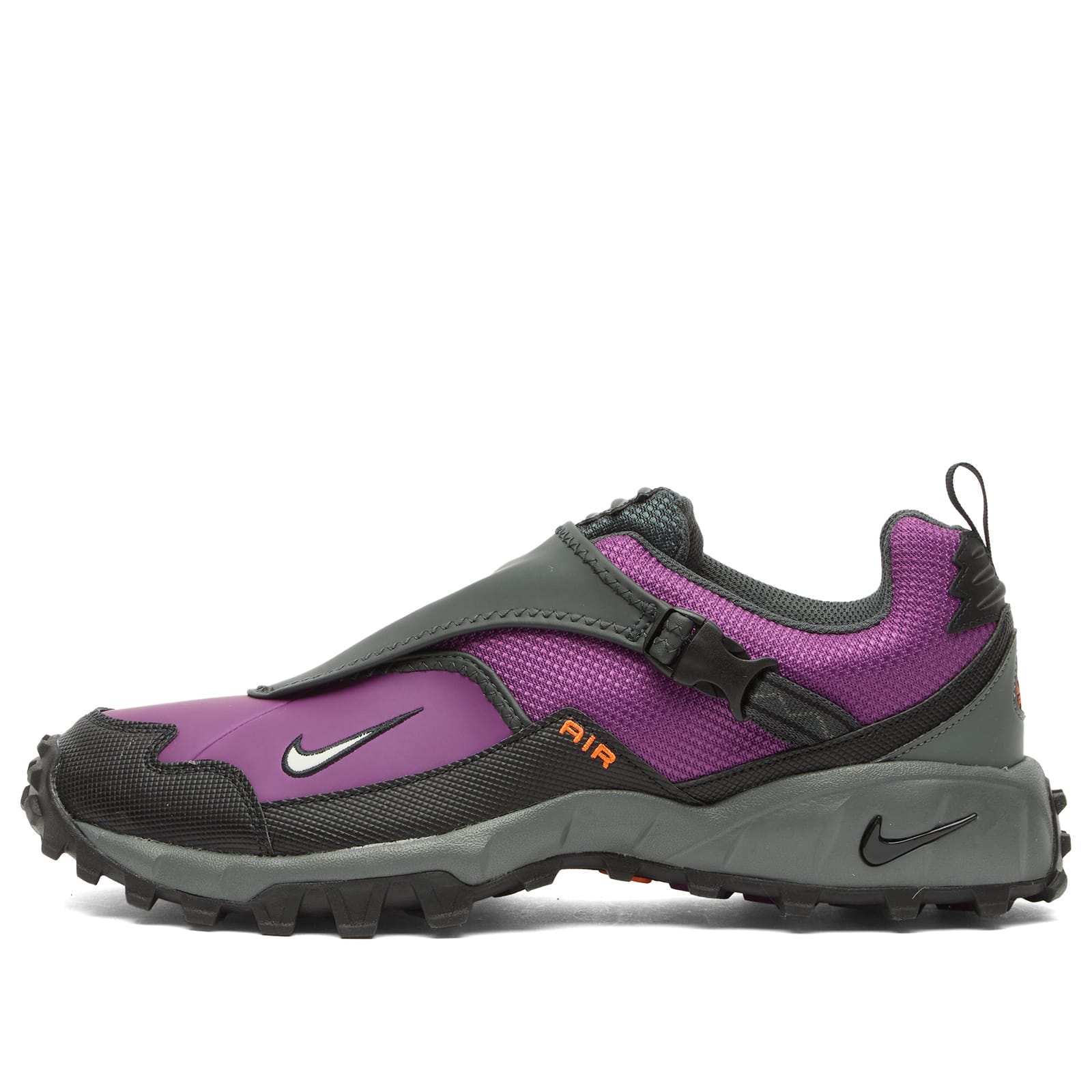 Men's Acg Phassad Sneaker in Bold Berry/Photon Dust