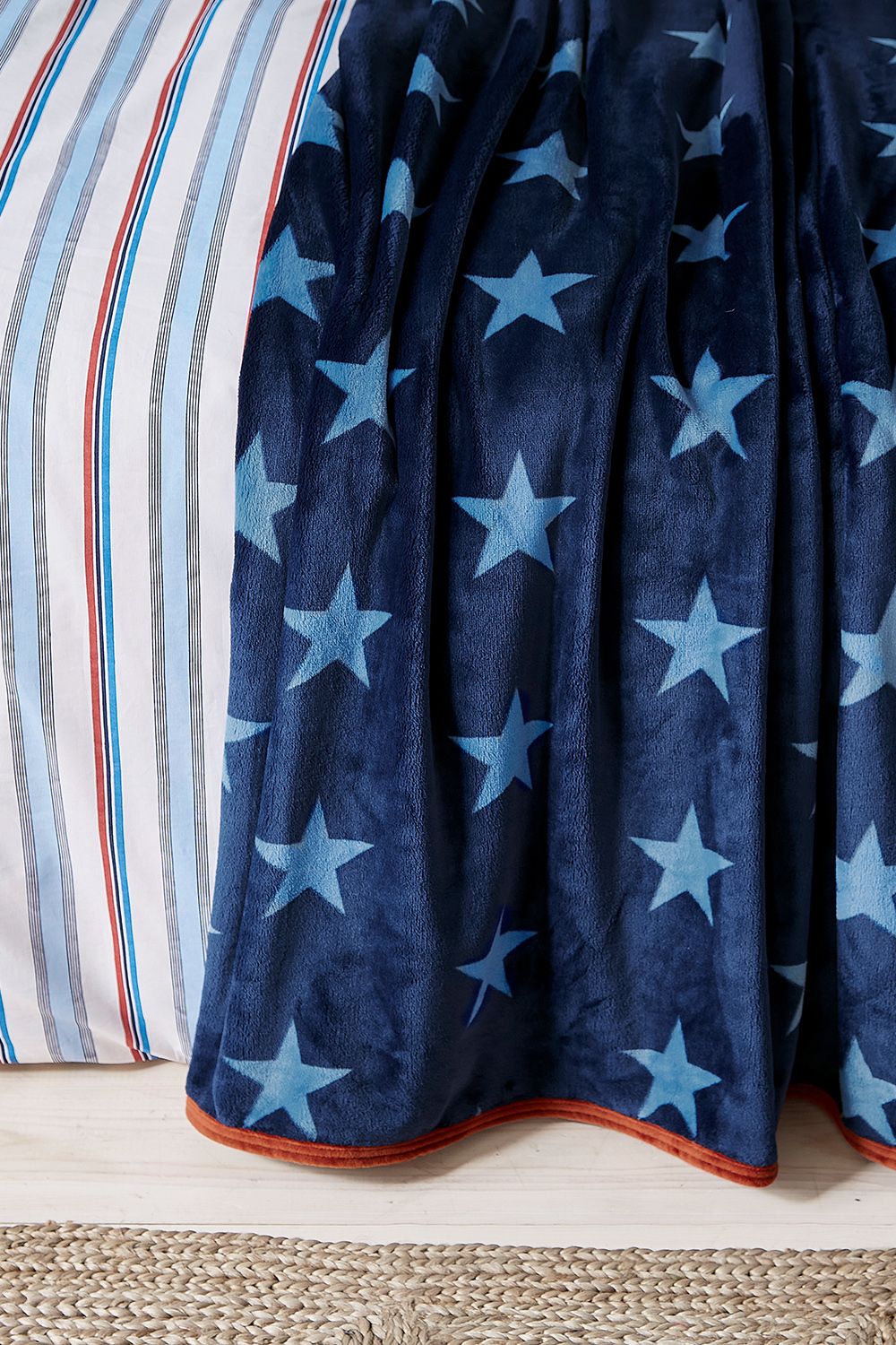 Helena Springfield Unisex 'Star' Fleece Throw in Blue | : 140cm x 180c