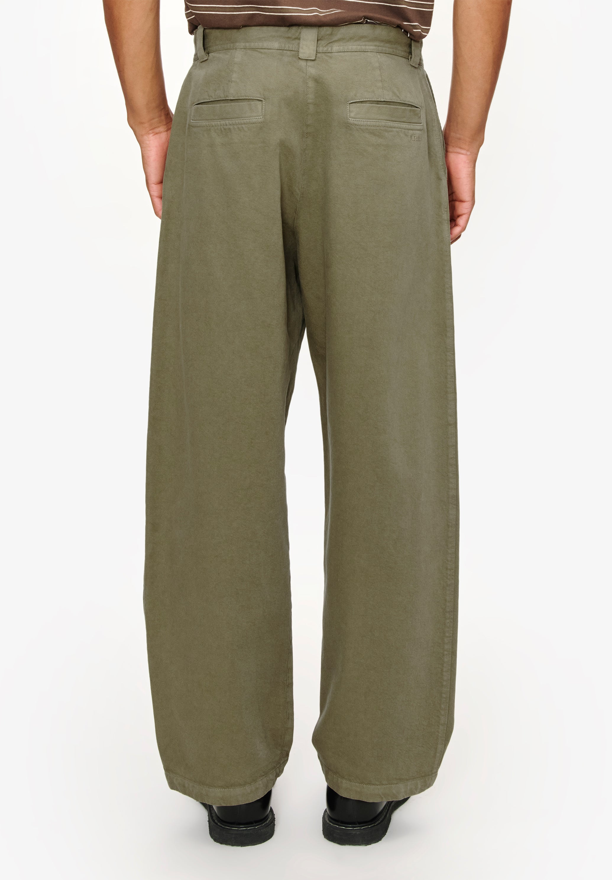 A. P.C. Men's Dan Chinos Size: 44 in Emerald green