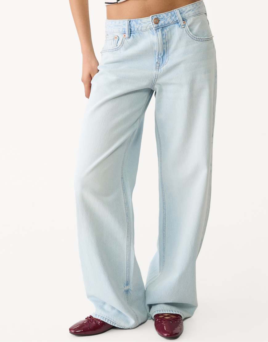 D91 low wide-leg jeans in blue denim