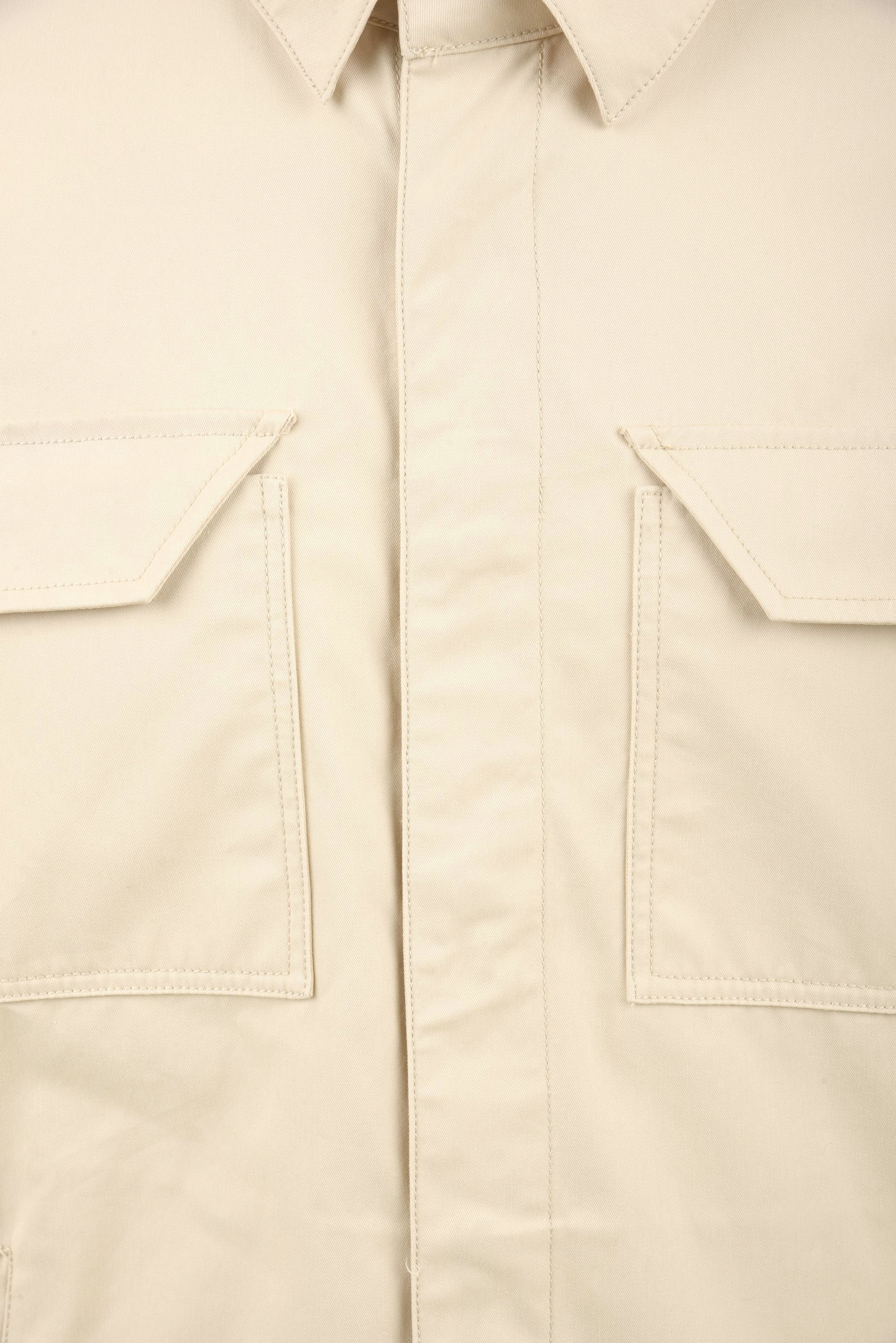 Après les chemises étiquettes beige