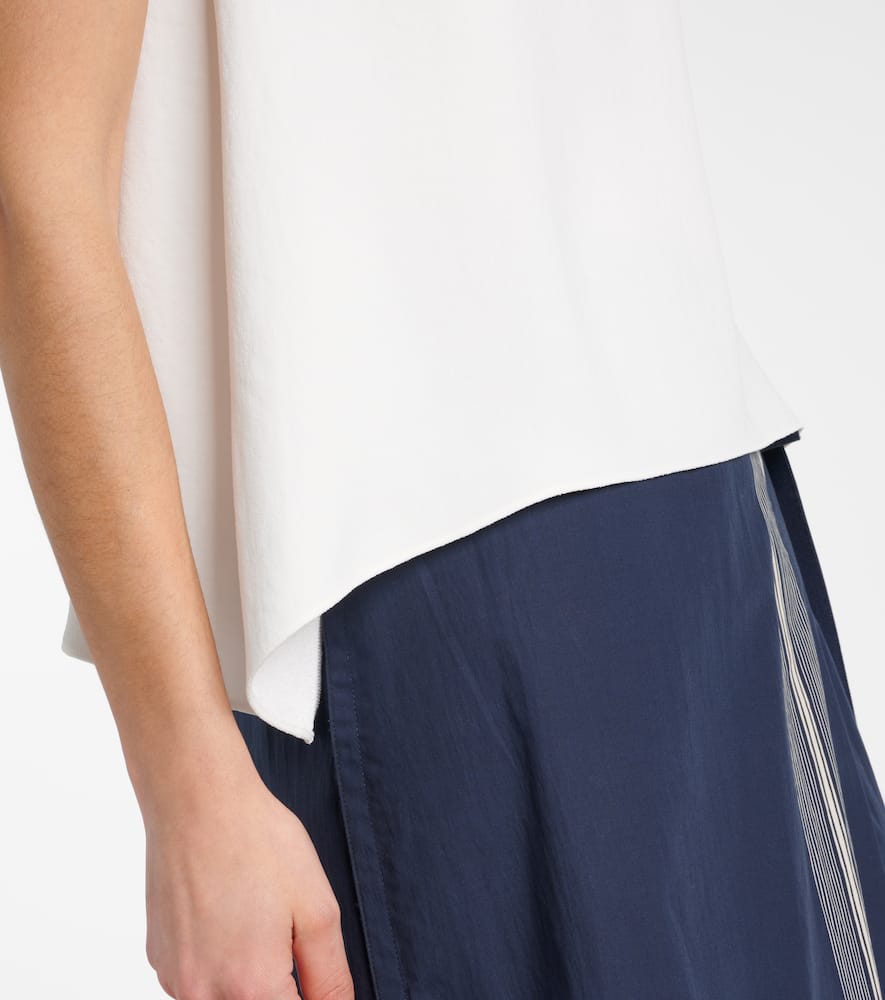 Asymmetric draped top