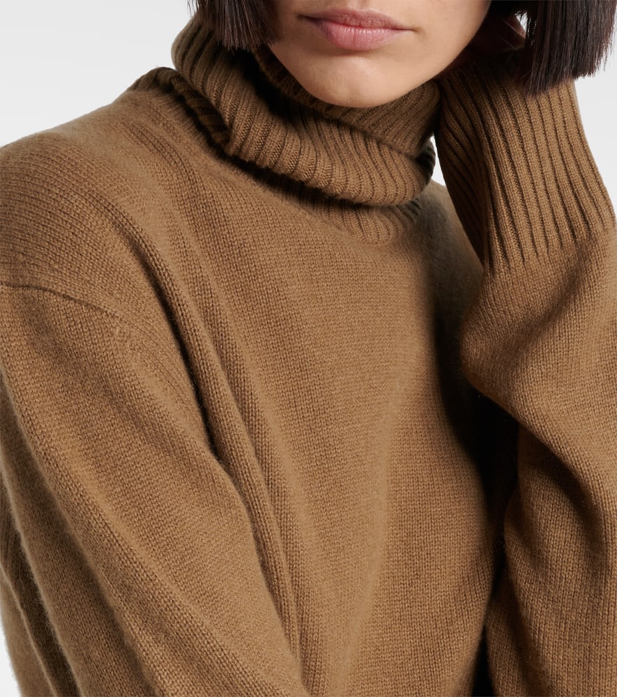 Cashmere turtleneck sweater
