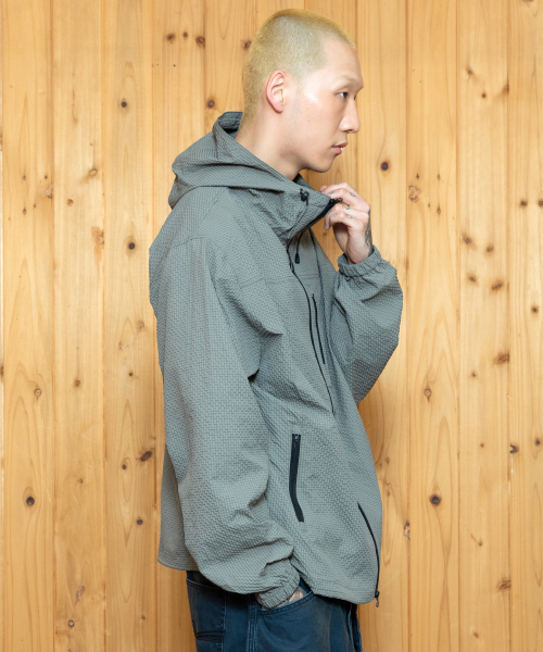 XJ132 Check Wrinkle Windbreaker